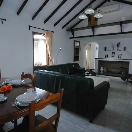 Villa Puerto Del Carmen Sleeps 6 With Pool And Air Con *