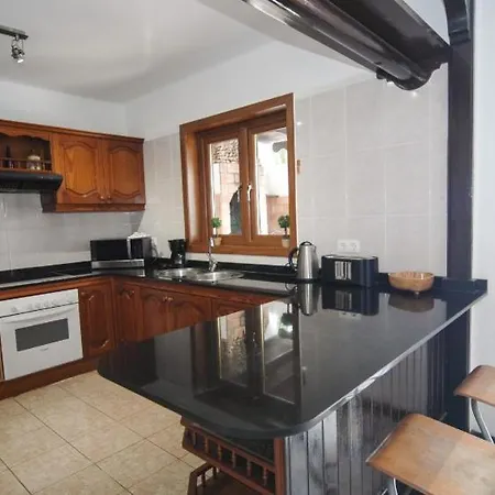 Puerto Del Carmen Sleeps 6 With Pool And Air Con Puerto del Carmen (Lanzarote)