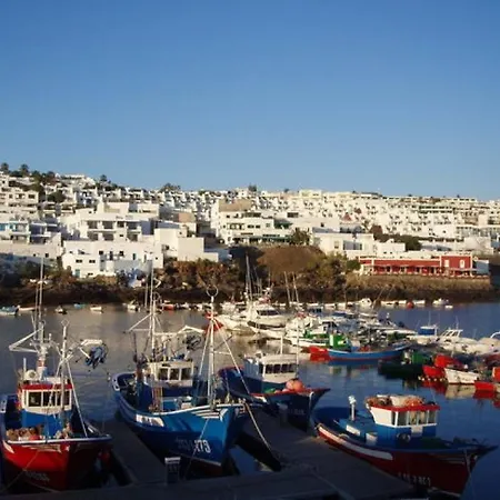 Villa Puerto Del Carmen Sleeps 6 With Pool And Air Con