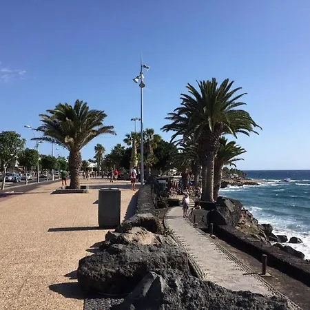 Puerto Del Carmen Sleeps 6 With Pool And Air Con Villa
