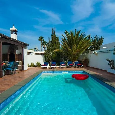 Puerto Del Carmen Sleeps 6 With Pool And Air Con ヴィラ プエルト・デル・カルメン