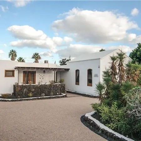 Puerto Del Carmen Sleeps 6 With Pool And Air Con * プエルト・デル・カルメン